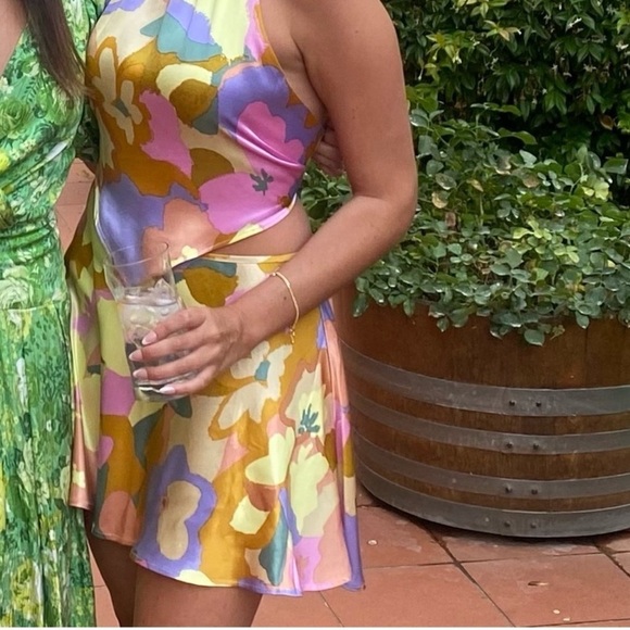 ASTR Dana Mini Skirt In Floral Satin - Picture 1 of 6